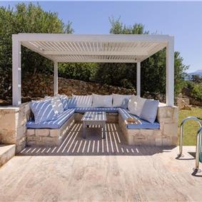 5 bedroom luxury villa with infinity pool, sea views and tennis court near Chania, sleeps 10